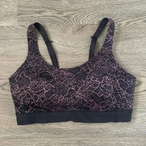 Lululemon Convertible Lightly Padded Wireless Adjustable Sports Bra Size 34D EUC